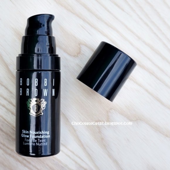 BOBBI BROWN Skin Nourishing Glow Base Founcation